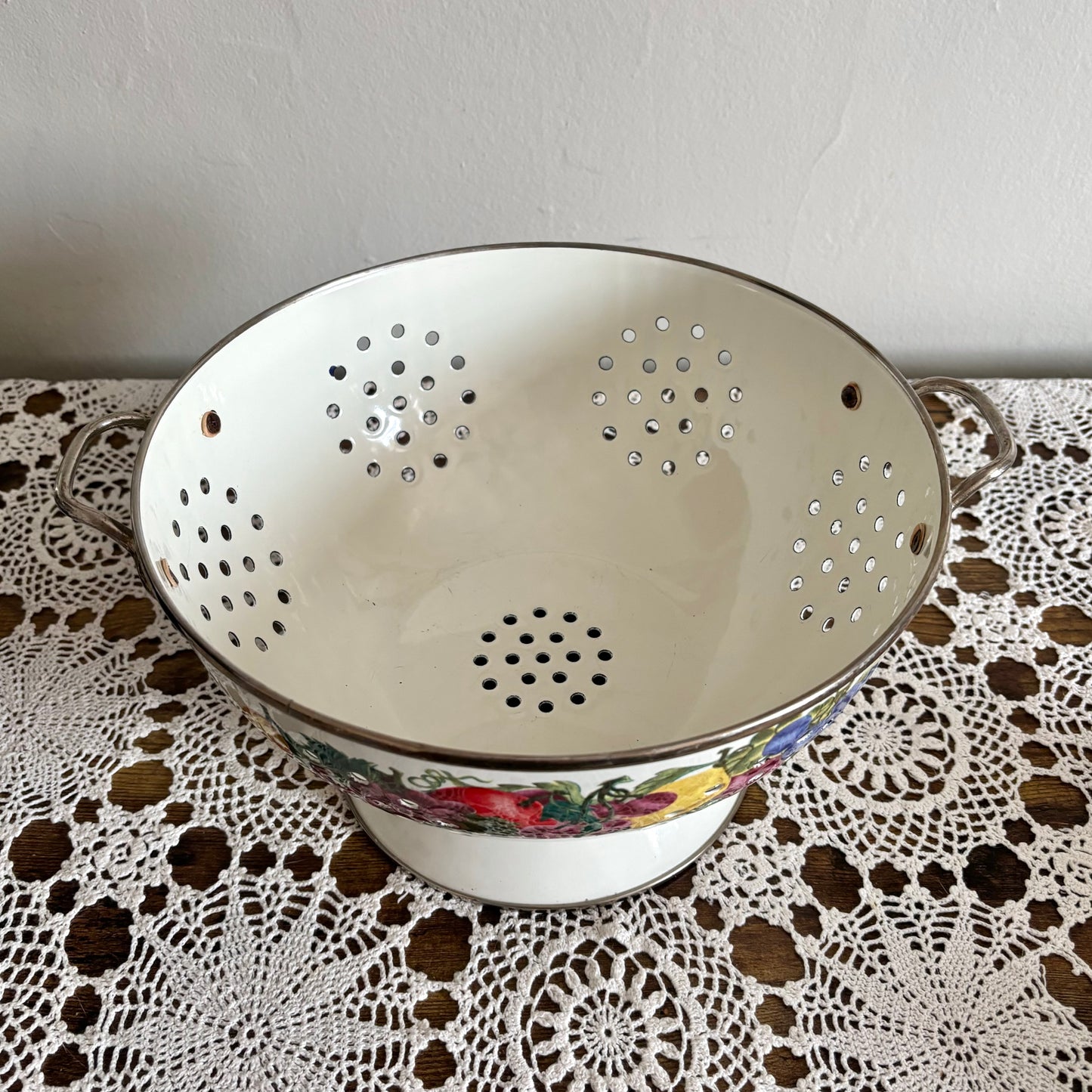 Vintage Enamelware Fruit & Veg Collander