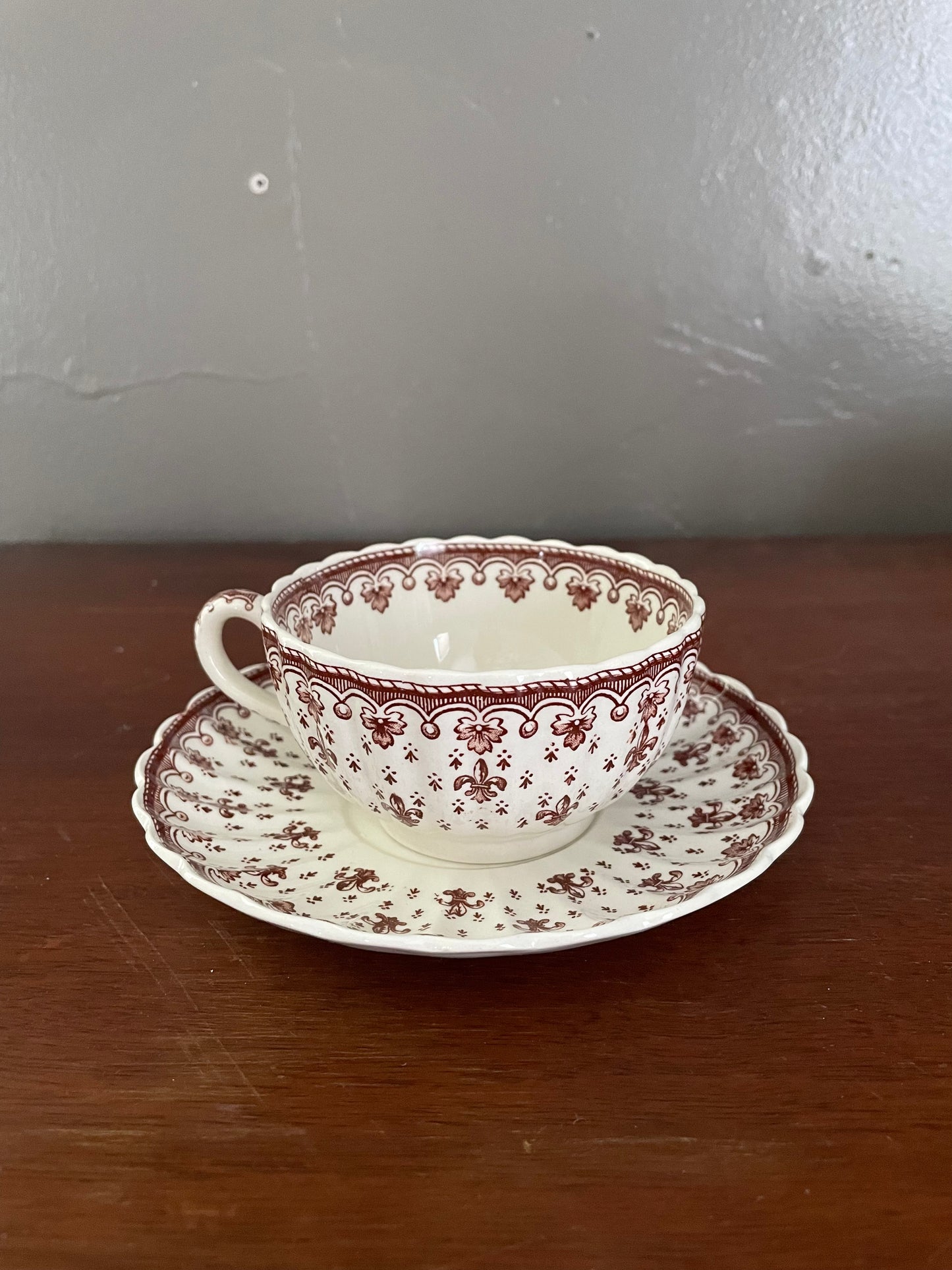 Vintage Spode Fleur de Lys Teacups & Plates Set